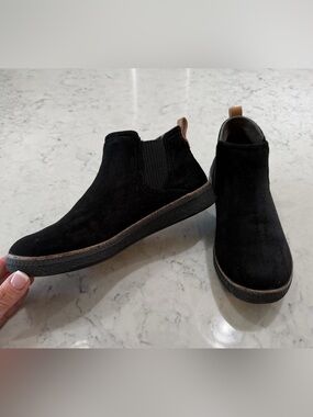 Dr. Scholl’s Women’s Black Suede Slip-On See Me Chelsea Sneaker Style Boots Size